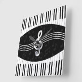 Curved Piano keys and treble clef Quadratische Wanduhr (Winkel)