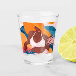 Curvy Black Woman, Beach Vacation Ready, farbenfro Schnapsglas