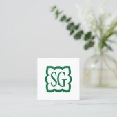 Curvy Box 03 - Initials - Forest Green Quadratische Visitenkarte (Stehend Vorderseite)