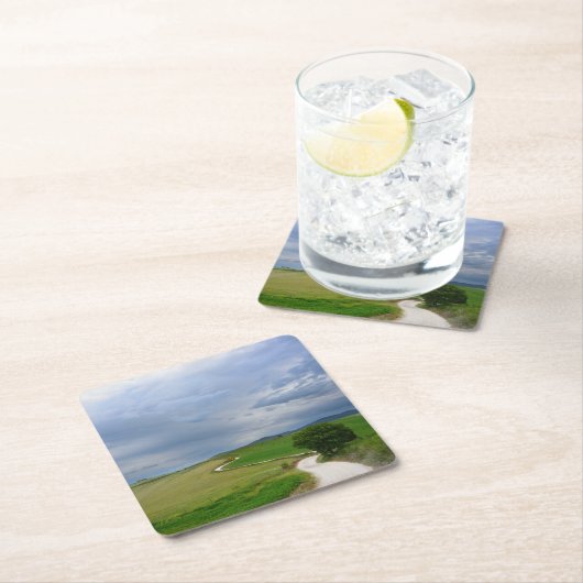 Curvy Straße in Richtung zu einem Rechteckiger Pappuntersetzer (Vor Ort)