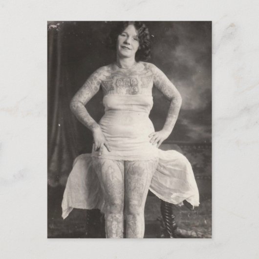 Curvy Tattooed Lady Postkarte (Vorderseite)