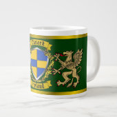 Cusack Irish Shield & Griffins Jumbo-Tasse (Vorderseite Rechts)