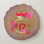Custom17th Wedding Anniversary Carnelian Möbel Rundes Kissen (Rückseite)