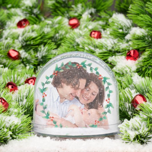 Custom 2 Photo Elegant Holly Wreath Schneekugeln (Weihnachten)
