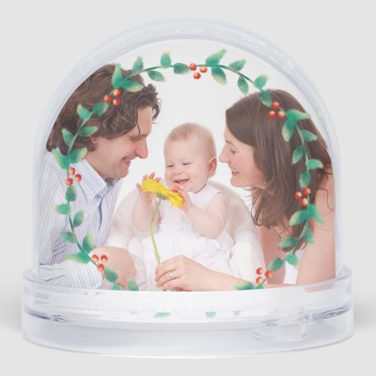 Custom 2 Photo Elegant Holly Wreath Schneekugeln (Rückseite)