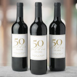 Custom 50. Wedding Anniversary Elegant Weinetikett<br><div class="desc">Toast bis zu 50 Jahre Liebe mit unseren Jubiläumsweinetiketten! Elegantes Drehbuch in Goldtönen fügt Ihrer Feier eine Touch Luxus hinzu. Fröhliche Liebe!</div>
