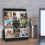Custom 8 Foto Grid Collage Gold Graduate Fotoplatte<br><div class="desc">Chic Foto-Plakette ist ein leicht zu zeigendes Abschluss-Geschenk. Laden Sie 8 Ihrer Lieblings-Fotos des Absolventen und Freunden als Erinnerung der Studienjahre. Ihre Fotos werden in quadratischer / instagram-Format in einer einfachen Grid-Stil Foto-Collage angezeigt. Der "Graduierte" wird handschriftlich in goldenem Glitzer geschrieben und der Name und das Klassenjahr des Absolventen sind...</div>