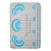 Custom Aquamarin Aqua Seashell White Muschel Coast Badematte (Vorderseite Vertikal)