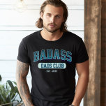 Custom Badass Vater Club Retro Cooler Trendy Fun T-Shirt<br><div class="desc">Nehmen Sie an diesem coolen Shirt im Badass Vater Club teil! Trendy Retro Design für ein lustiges Vatertag Geschenk. Herzlichen Glückwunsch zu phantastischen Vätern!</div>