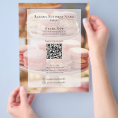 Custom Bakery Foto Social Media QR Code Flyer (Hand)