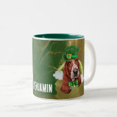 Custom Basset Hound Gold St Patricks Day Zweifarbige Tasse (VorderseiteRechts)