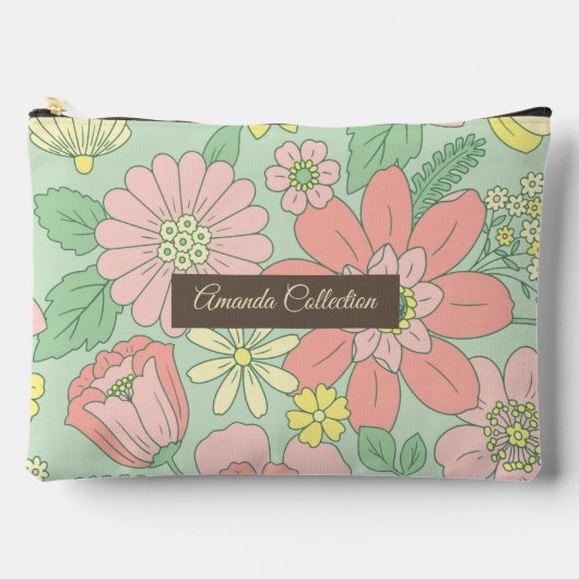 Custom beautiful hand drawn flowers in Pastel Pink Zubehörtasche (Vorderseite)