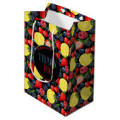 Custom Berries & Citrus Pattern Paper Gift Bag Mittlere Geschenktüte (Vorderseite Schrägansicht)