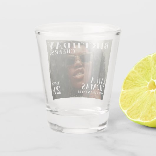 Custom Birthday Party Magazine Cover Cheers Schnapsglas (Rückseite)