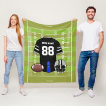 Custom Black and Gray Football Jersey auf Field