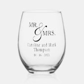 Custom Black Calligraphy Mr. und Mrs. Couple Names Weinglas Ohne Stiel (Vorderseite)