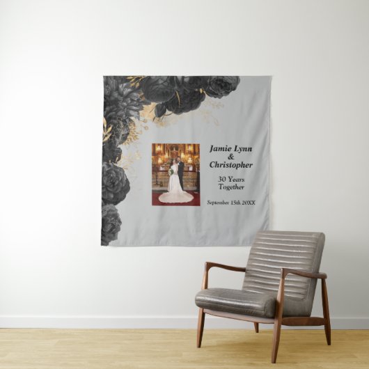Custom Black Floral Wedding Anniversary Tapestory Wandteppich (Beispiel)