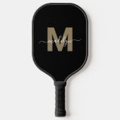 Custom Black Gold Modern Script Name Monogram Pickleball Schläger (Vorderseite)