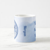 Custom Blue Floral Erholung Meilenstein Geschenk Kaffeetasse (Mittel)