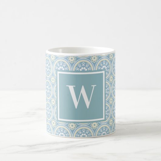 Custom Blue Medallion Mit Monogramm Coffee Tasse (Mittel)