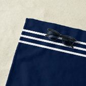 Custom Boat Name Ship's Wheel Anchor Nautical Blue Strandtuch (Beispiel)