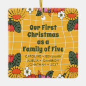 Custom Boho Groovy Erste Weihnachtsfamilie von fün Keramikornament (Vorderseite)