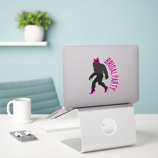 Custom Brautparty Fevor Chic Sassy Sasquatch Aufkleber (Laptop auf Schreibtisch)