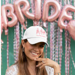 Custom Bride | Pink Monogram Future Mrs. Truckerkappe<br><div class="desc">Beginnen Sie den Tag mit diesem personalisierten Bräuner-Hut, der mit einem kühnen rot rosa Monogramm, einer modernen Kalligraphie mit dem Titel "The Bride" und einem individuelle Name darunter aufwartet. Spaß, Leichtgewicht und Insta-würdig - dieser Hut eignet sich perfekt für Strandbachelorettes, Brautparty-Fotos oder ein lässiges Hochzeitswochenende. Ein Muss für die Zukunft...</div>