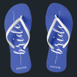 Custom Bride Royal Blue Wedding Party Flip Flops Badesandalen<br><div class="desc">Custom Bride einfache königsblaue Hochzeitsfeier Flip Flops mit schlanken Gurten und anpassbarem Text - Sie können Bride's Namen hinzufügen</div>
