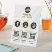 Custom Business Social Media QR Code Sign - Gold Sockelschild (In Situ)