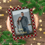 Custom Chic Buffalo Lumberjack Kariertes Muster Go Folien Feiertagspostkarte<br><div class="desc">Moderne klassische Weihnachtssaison rot, weiß, schwarz und goldfarben Buffalo lumberjack kariert tartan Muster. Mit der Option, um mit einem Foto und (begrenzten) Text Ihrer Wahl zu personalisieren oder anzupassen. Mit Raum zum Anpassen oder Personalisieren des Textes auf der Vorderseite, Familienname (oder einzelne Namen) und eine anpassbare Saison Grußbotschaft auf der...</div>