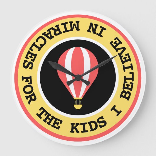 Custom Children's Miracle Network Name Red Yellow Große Wanduhr (Vorderseite)