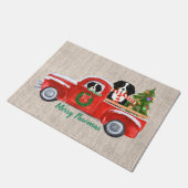 Custom Christmas Berner Hunde Red Truck Burlap Fußmatte (Schrägansicht)