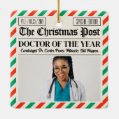 Custom Christmas Doctor Gift, Fun Newspaper Doctor Keramikornament (Rückseite)