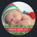 Custom Christmas Peace Liebe Joy Foto Sticker<br><div class="desc">Schöne Peace Liebe Weihnachten Urlaub Joy Foto Sticker mit Evergreens und ein rotes Band mit weißer Spitze geschmückt.</div>