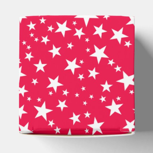 Custom Christmas Red White Stars Elegante Geschenkschachtel (Oben)