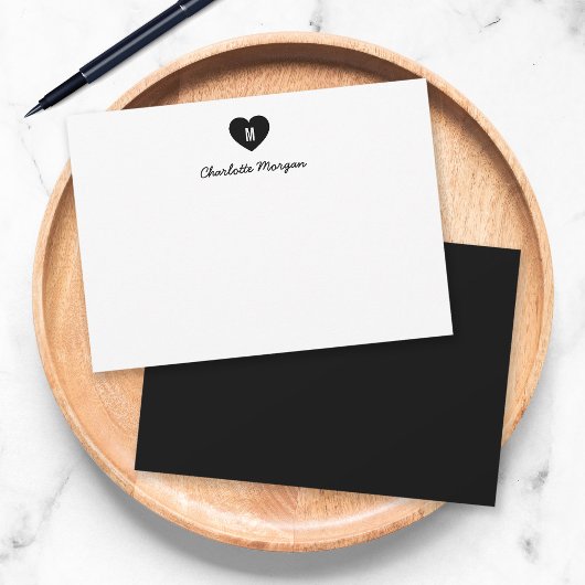 Custom Color Monogram Heart Modern Script Mitteilungskarte