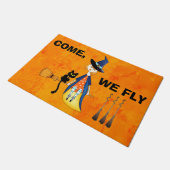 Custom COME, wir fliegen Hexenkatze Orange Willkom Fußmatte (Schrägansicht)