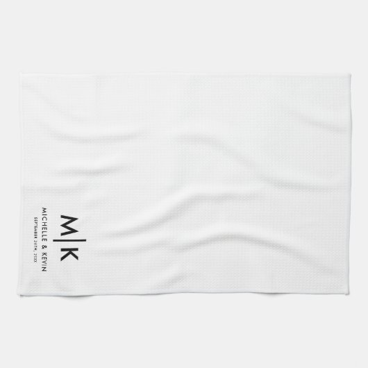 Custom Couple Wedding Modern Monogram Initials Geschirrtuch (Horizontal)