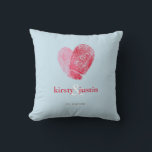 CUSTOM CUSHION einfaches Fingerabdruck-Herzpaar Kissen<br><div class="desc">Ein sehr "on Trend"-Design mit zwei Fingerabdrücken, die ein Herz schaffen sollen - das perfekte Geschenk für das Ehepaar, sei es für seine Hochzeit, sein Jubiläum oder einfach nur weil... Setup als Vorlage ist es einfach für Sie, Ihre eigenen Details hinzuzufügen, oder klicken Sie auf die Schaltfläche Anpassen und Sie...</div>