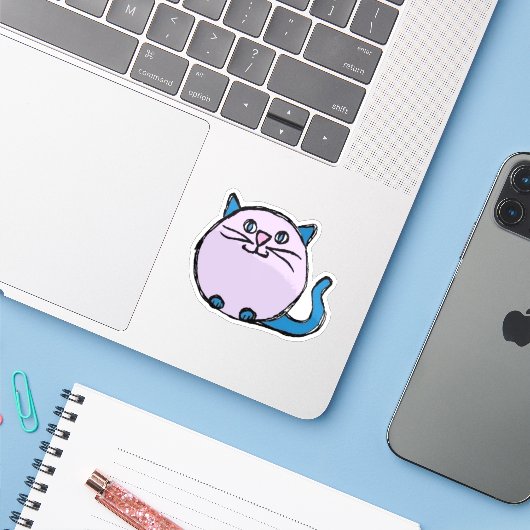 Custom-Cut Vinyl Sticker - Carlie Cat (Laptop mit iPhone)