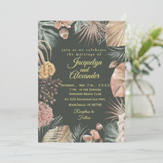 Custom Dark Tropical Blume Wedding Einladung (Stehend Vorderseite)