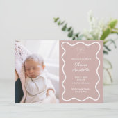 Custom Dusty Pink Bow Wavy Boho Collage Baby Birth Ankündigung (Stehend Vorderseite)