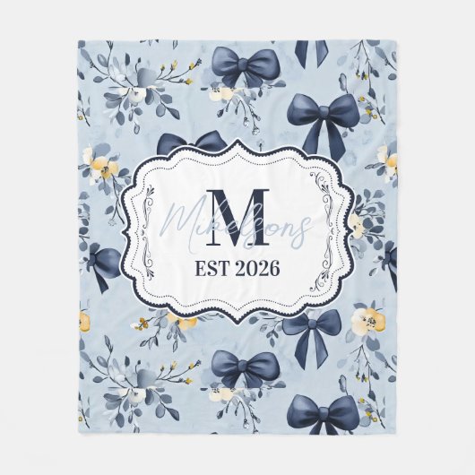 Custom Elegant Blue Bow Floral Monogram Fleecedecke (Vorderseite)