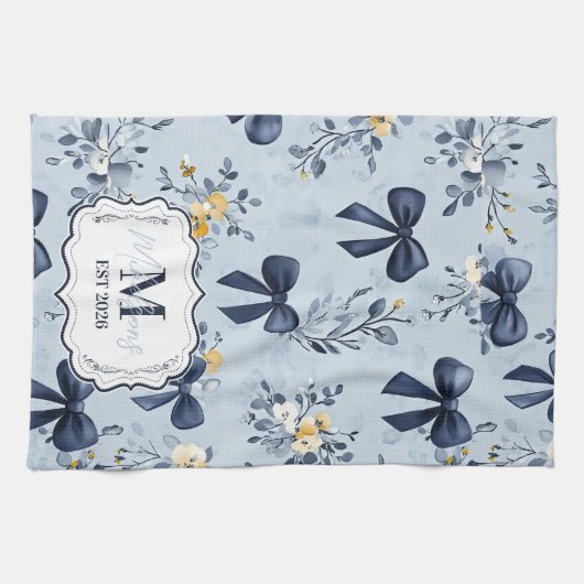 Custom Elegant Blue Bow Floral Monogram Geschirrtuch (Horizontal)