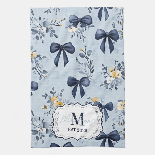 Custom Elegant Blue Bow Floral Monogram Geschirrtuch (Vertikal)