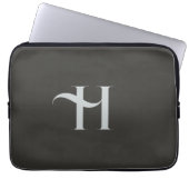 Custom Eleganto Olive Green Initial Typografy Laptopschutzhülle (Vorderseite)