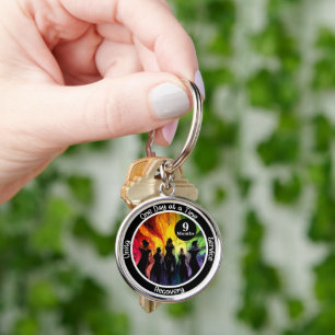 Custom Erholung Meilenstein-Geschenk   Witchy Rain Schlüsselanhänger