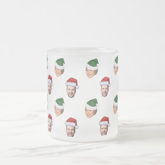 Custom Face 2 Fotos Weihnachtsmannmütze Weihnachts Mattglastasse (Mittel)