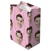 Custom Face Personalisiert Birthday Hochzeit Party Mittlere Geschenktüte (Rückseite Schrägansicht)